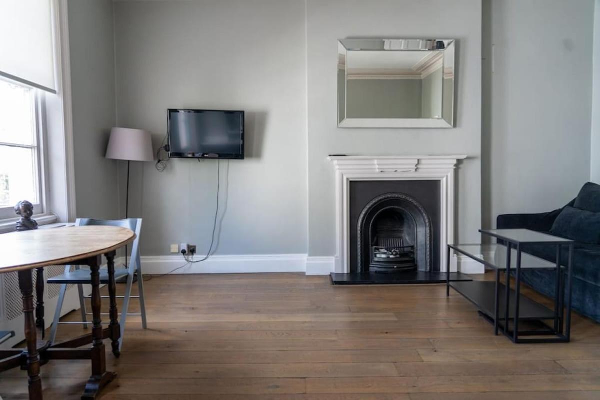 Modern Flat On Charming Warwick Avenue Londres