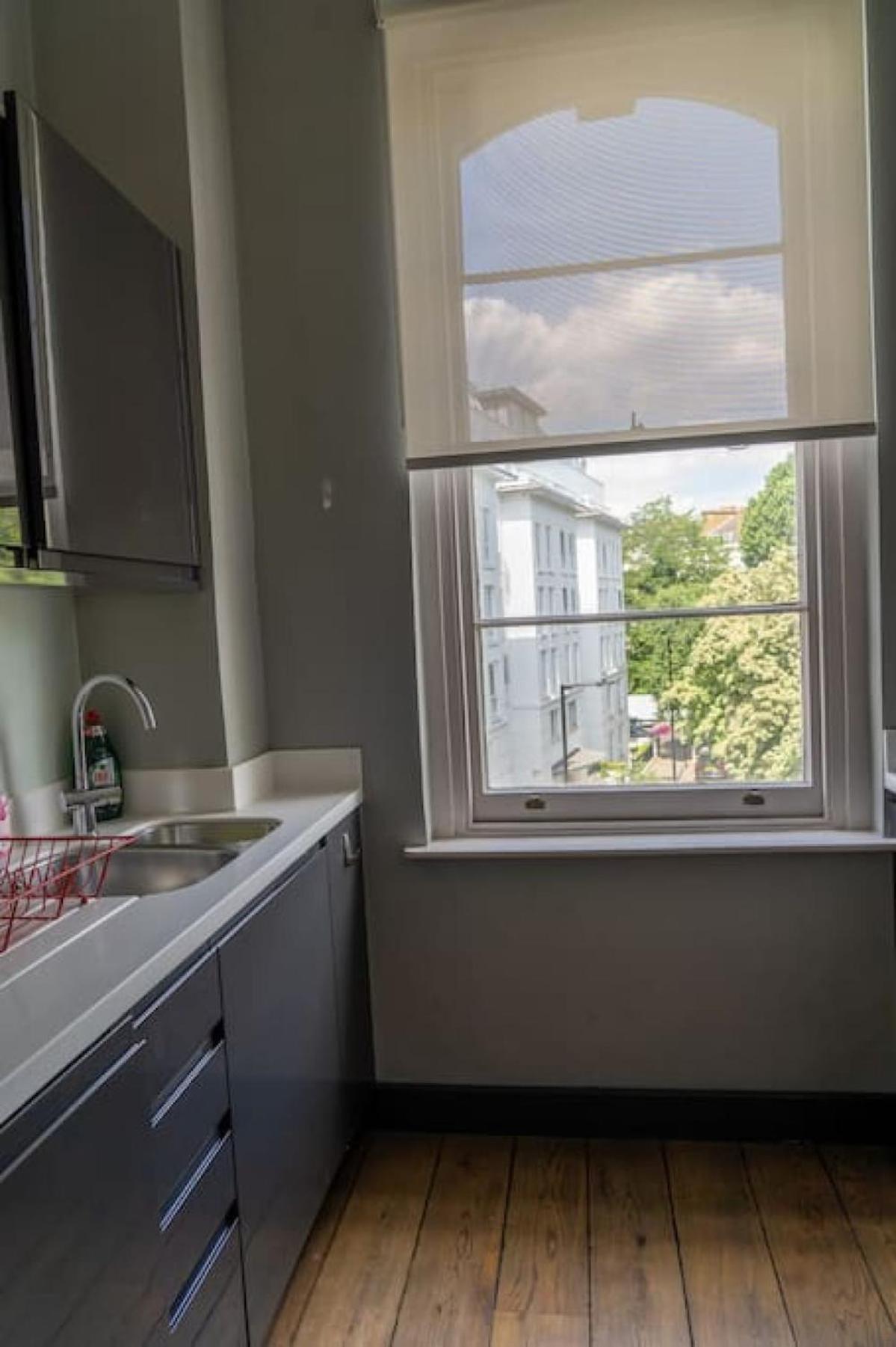 Apartamento Modern Flat On Charming Warwick Avenue *